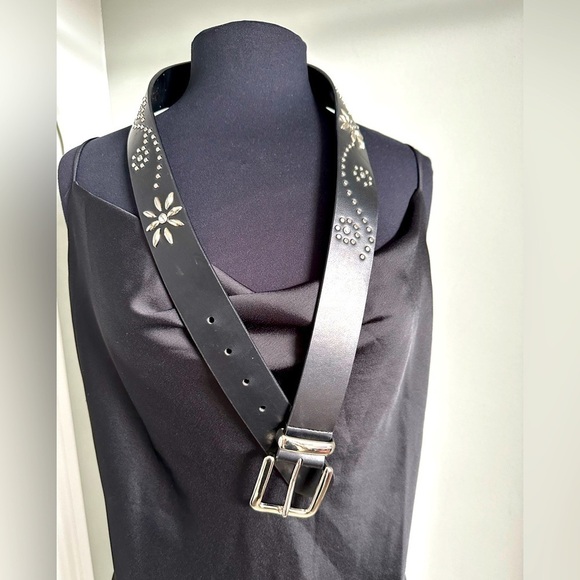 BELT Women Black Vegan Retro 80’s Hippie Boho Silver Studded 35-37 Waist EUC - Picture 1 of 11